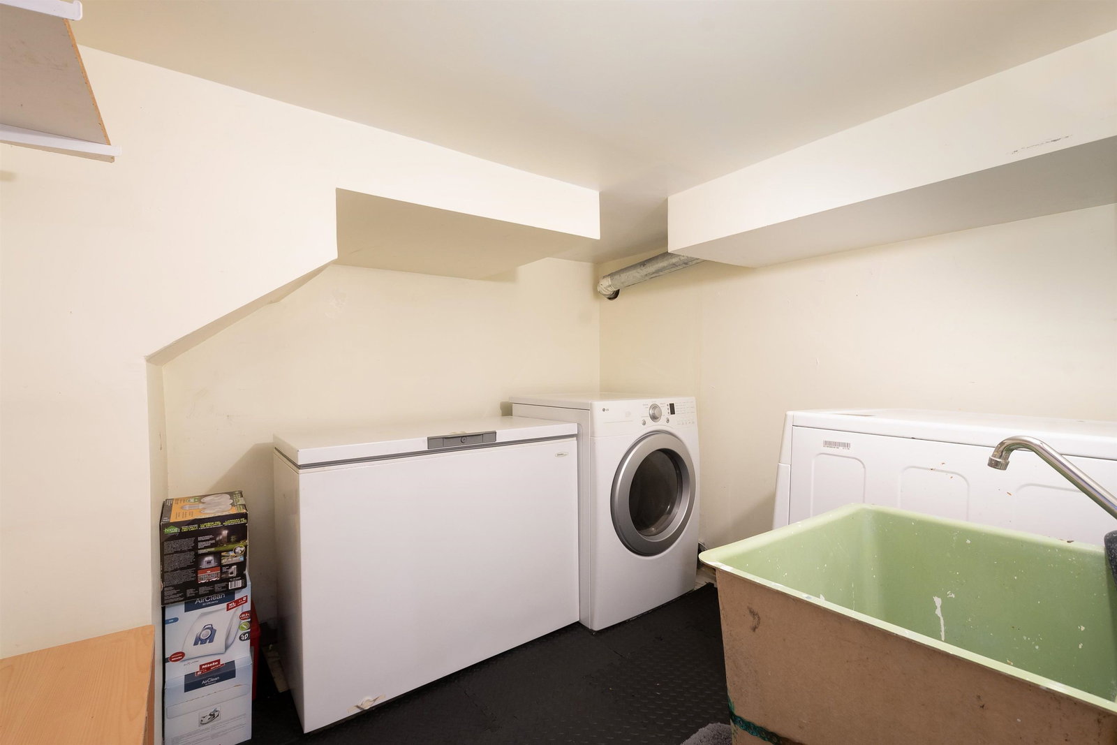 Listing Image 20