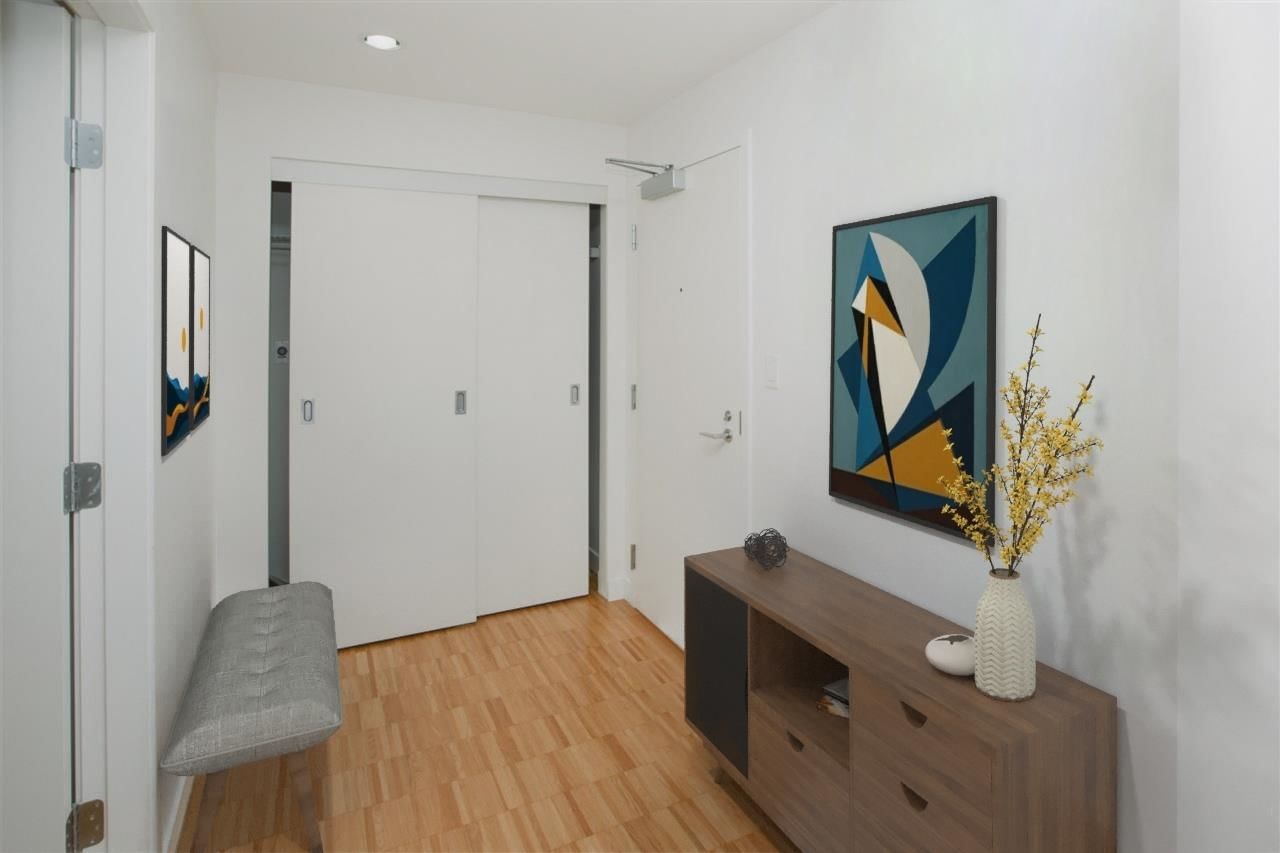 Listing Image 5