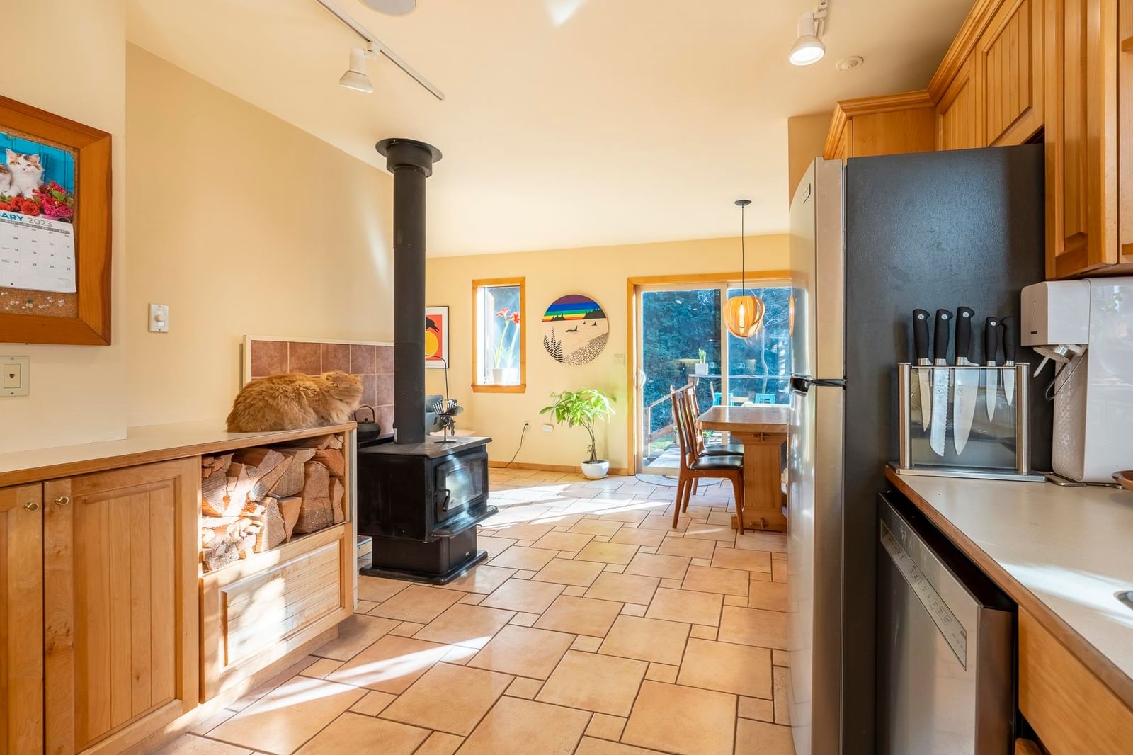Listing Image 12