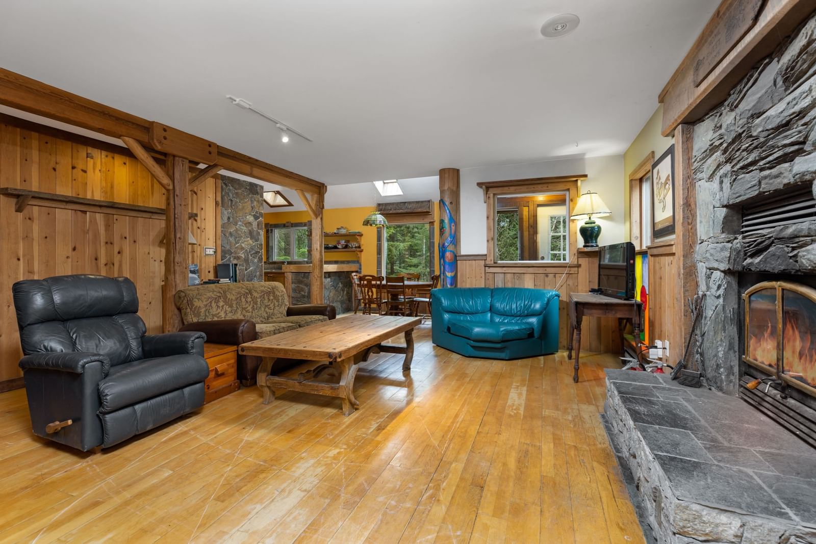 Listing Image 8