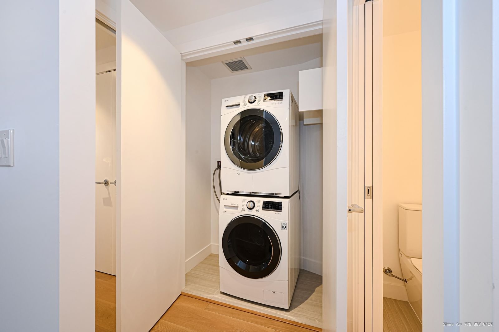 Listing Image 11