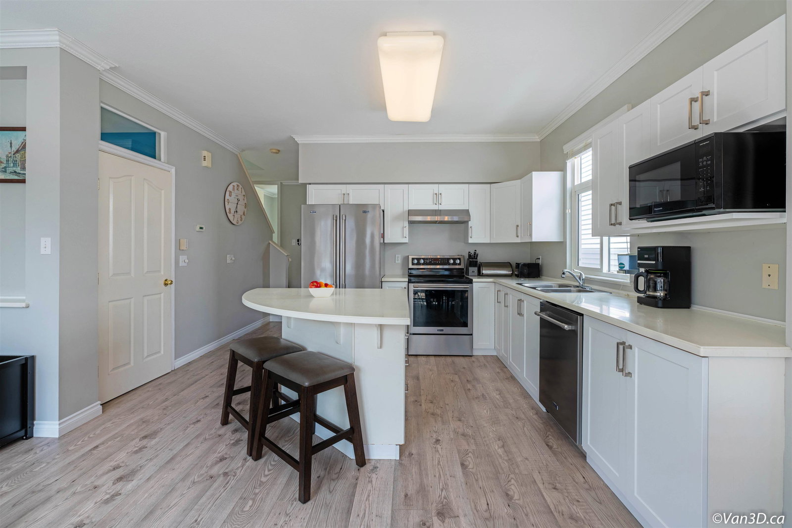 Listing Image 12