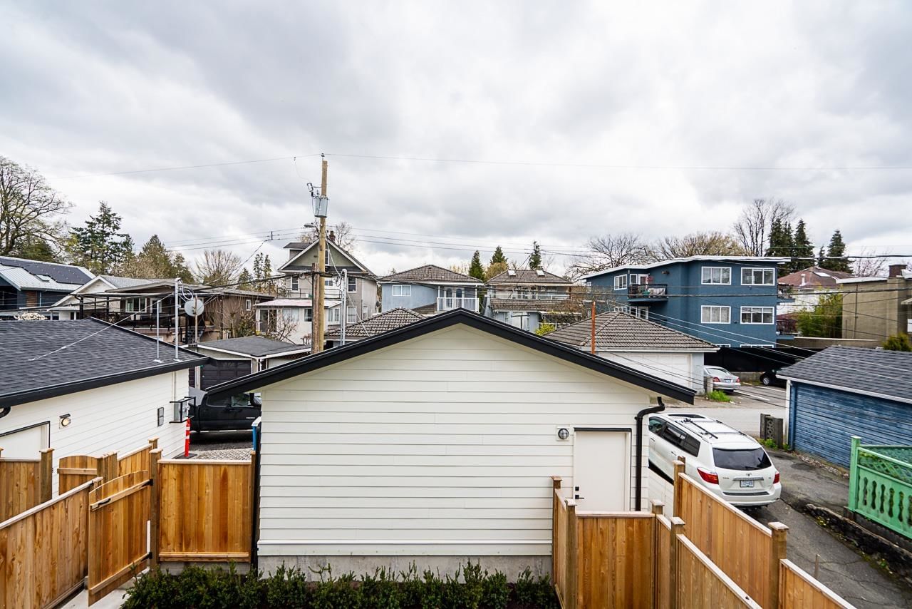Listing Image 11