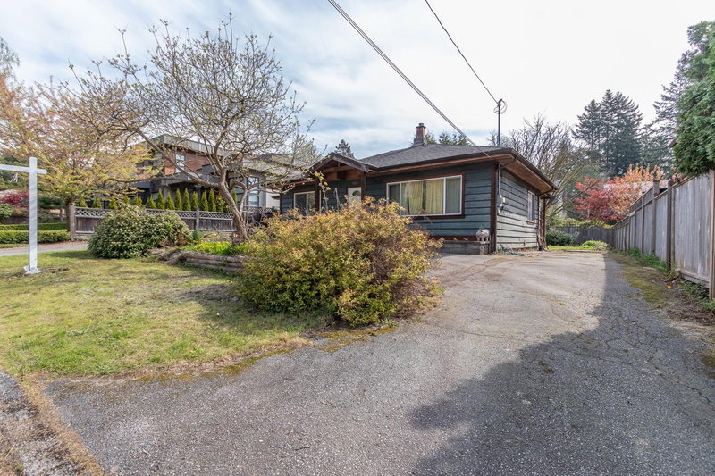3252 Allan Road, North Vancouver, V7J 3C5 | Image 2