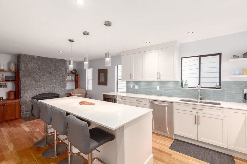 5709 Owl Court, North Vancouver, V7R 4V1 | Image 3