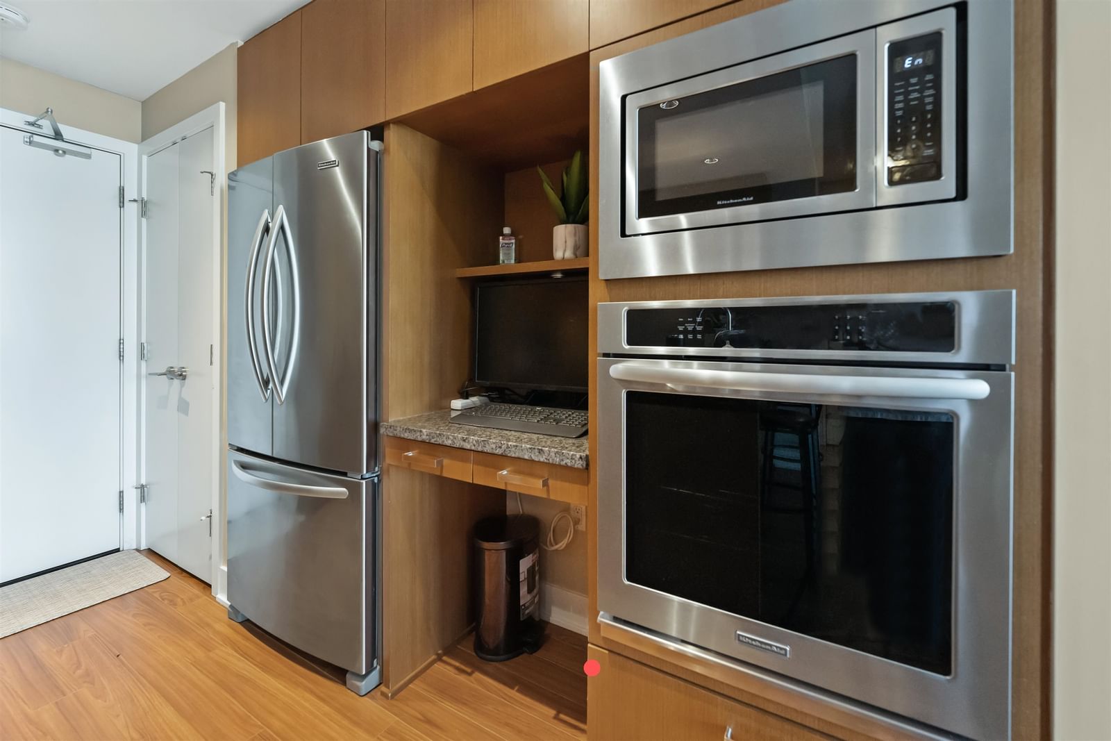 Listing Image 9