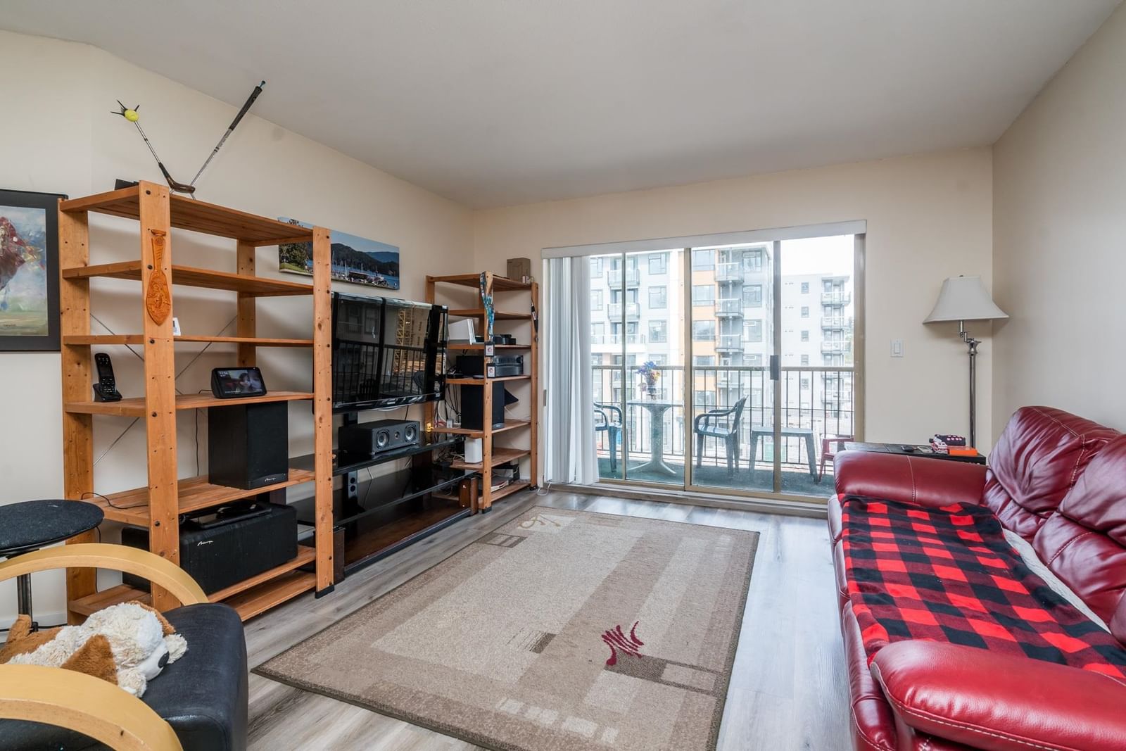Listing Image 5