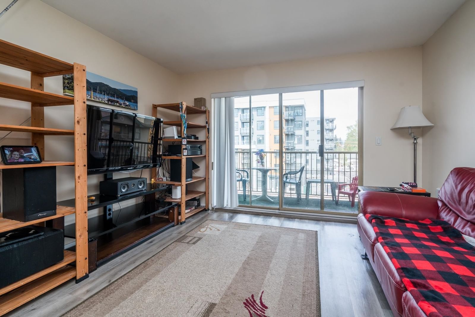 Listing Image 6