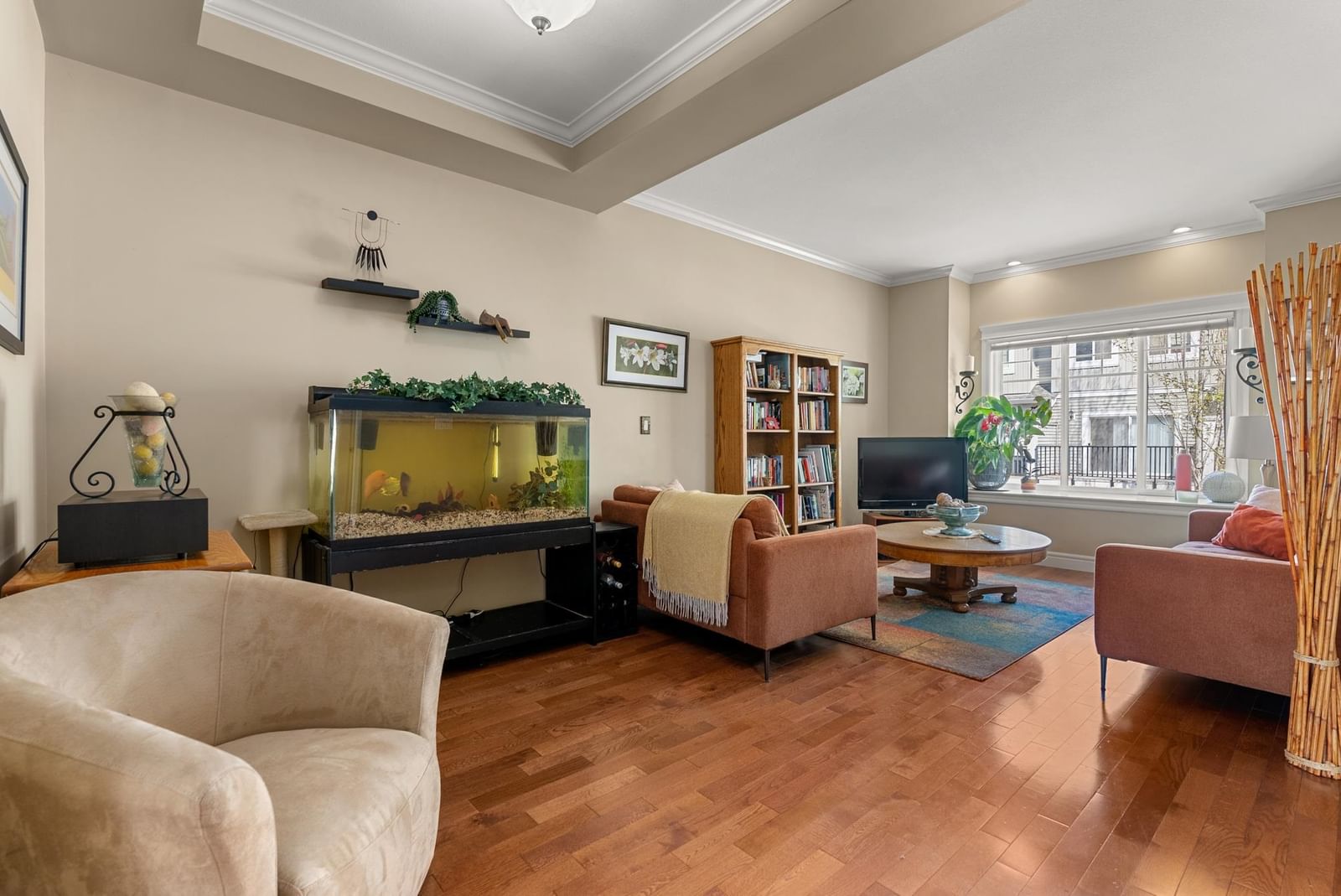 Listing Image 5