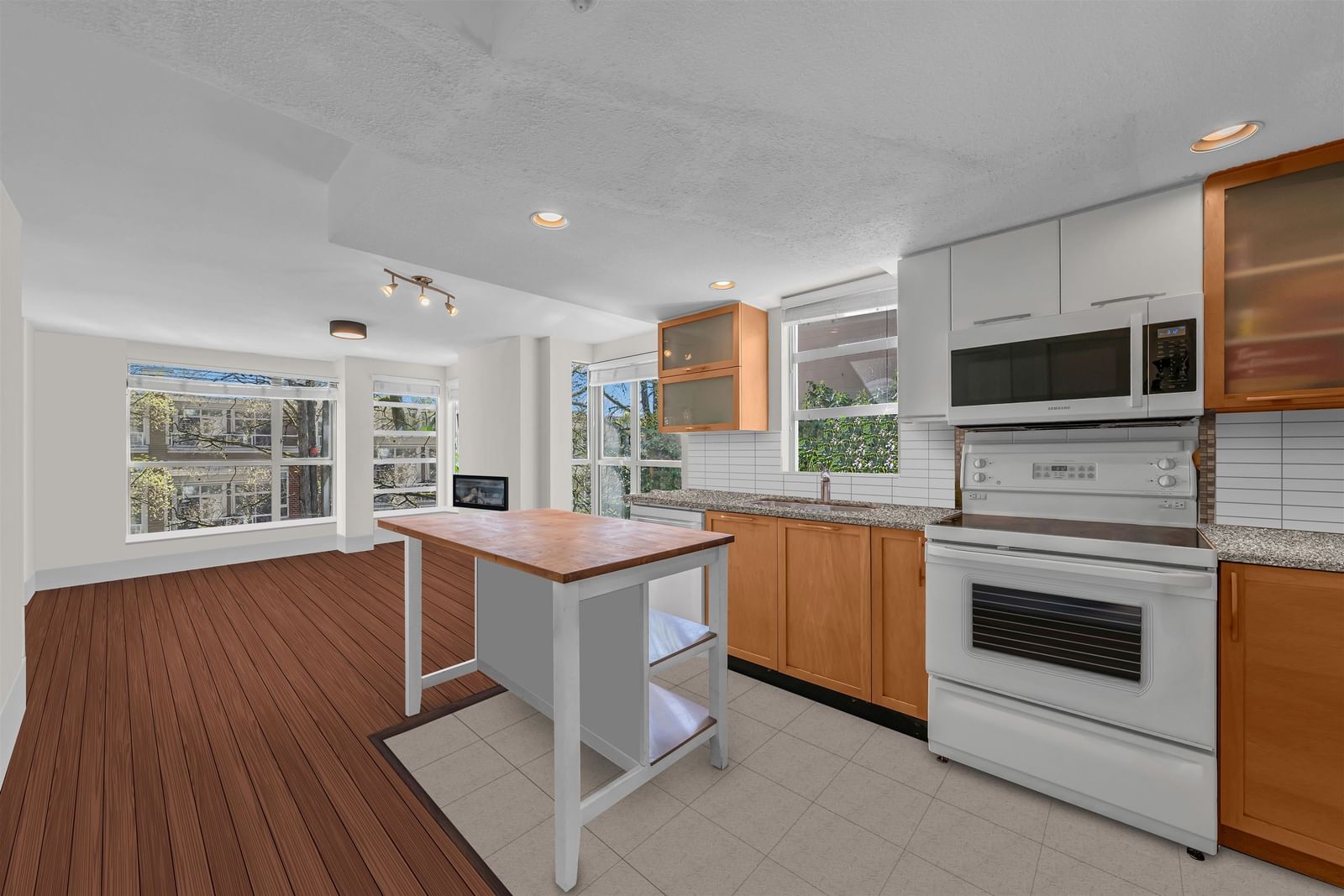 Listing Image 4