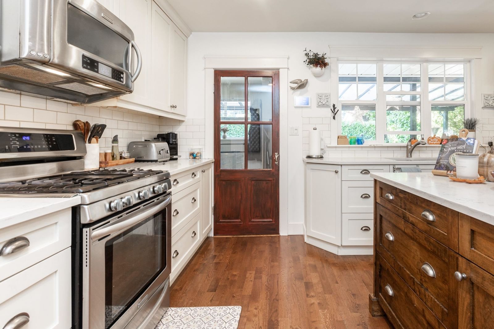 Listing Image 10