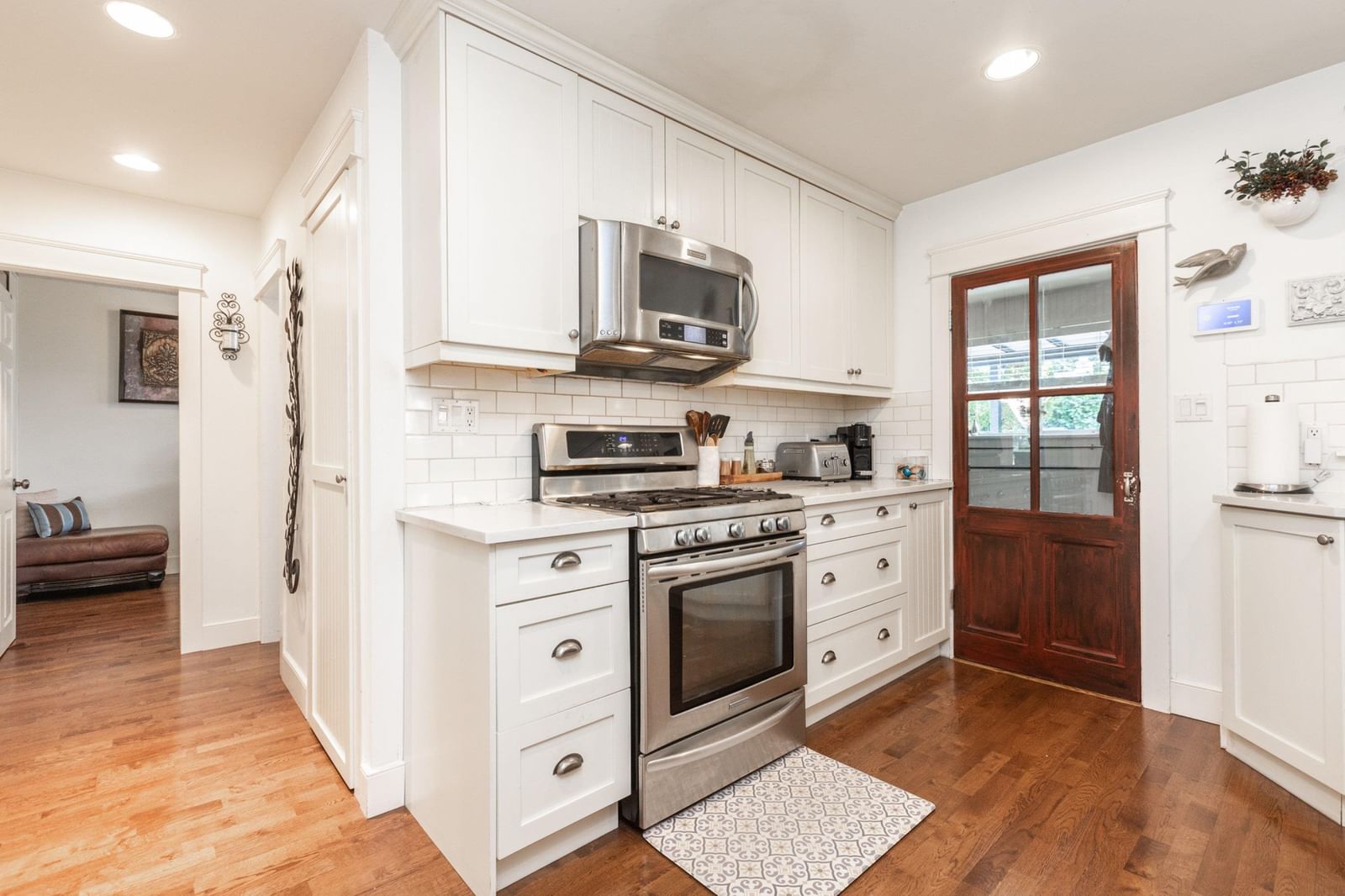 Listing Image 9