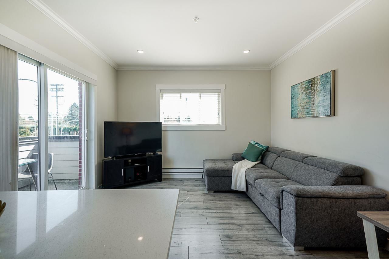 Listing Image 14