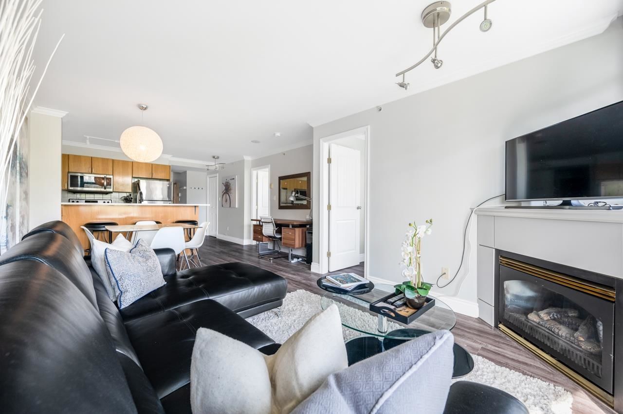 Listing Image 5