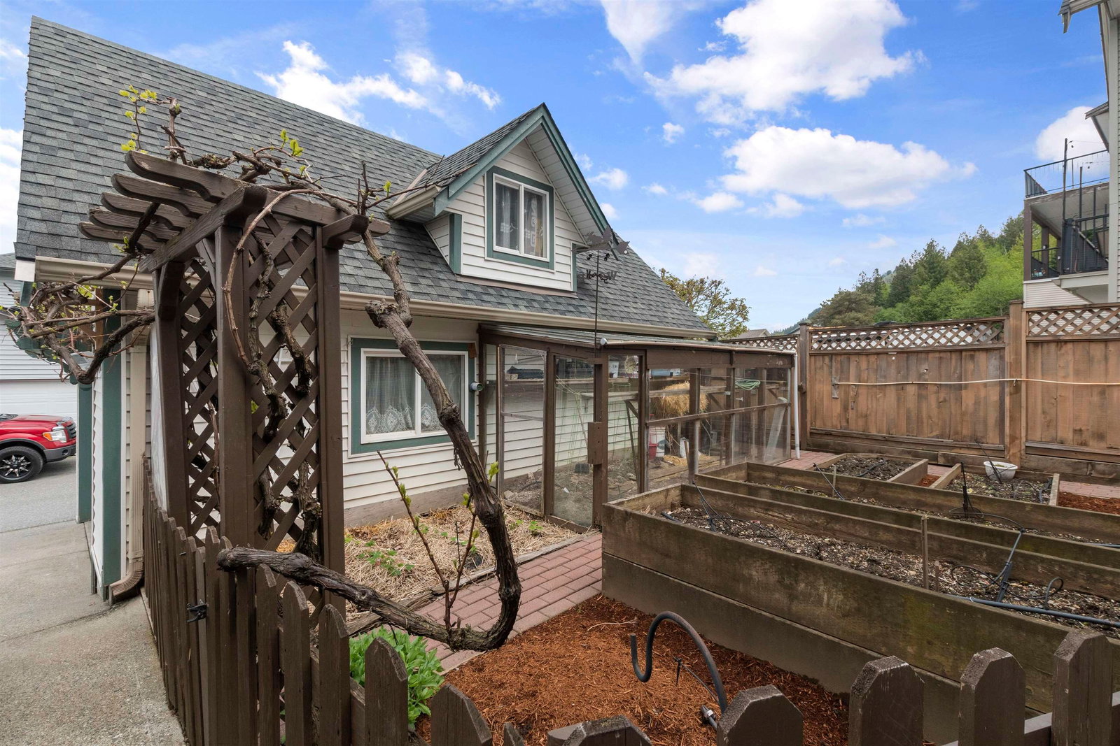 Listing Image 5