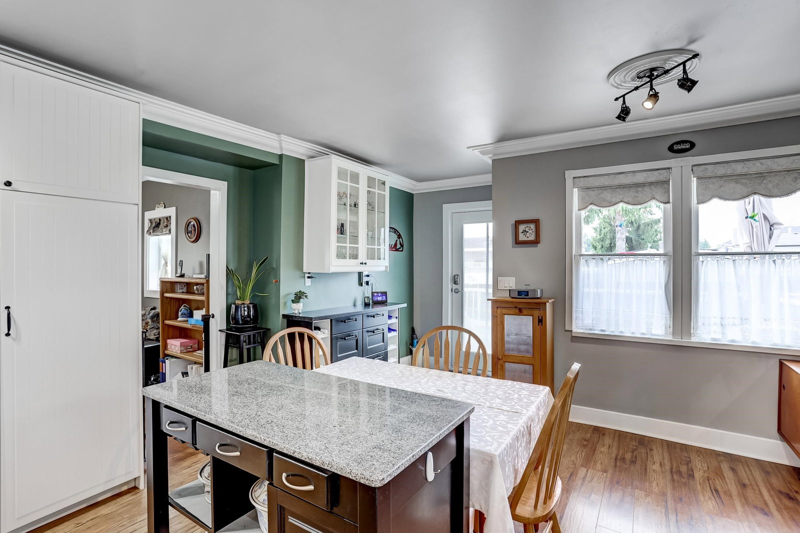 Listing Image 13