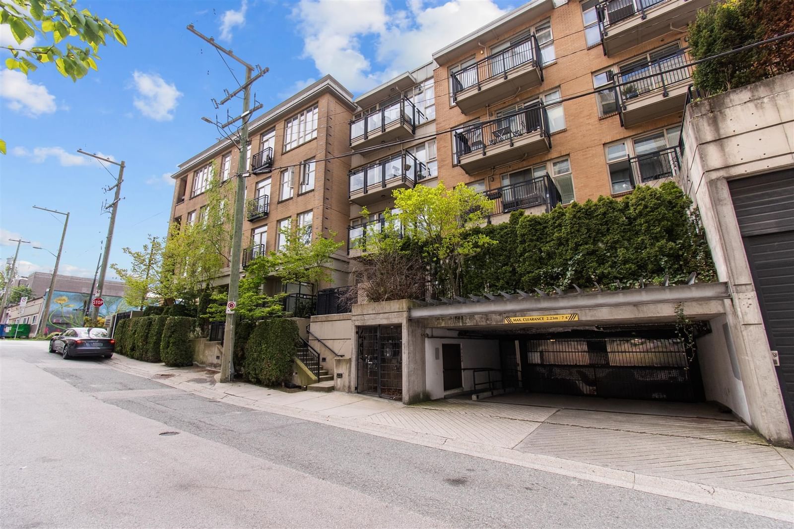 Listing Image 18