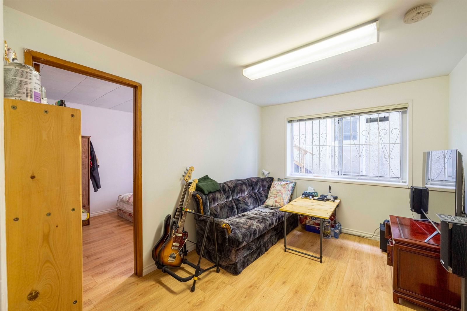 Listing Image 8