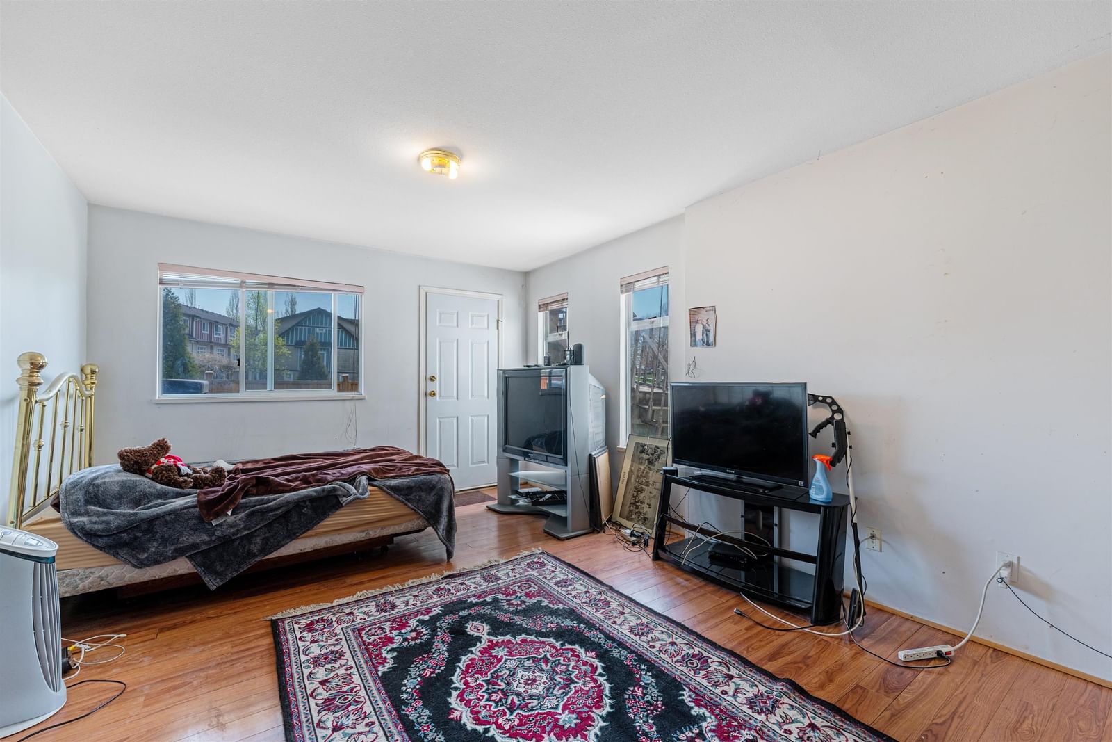 Listing Image 18