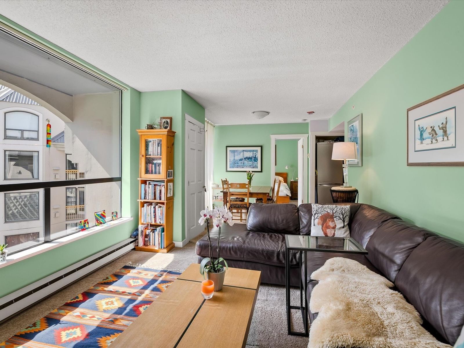 Listing Image 5
