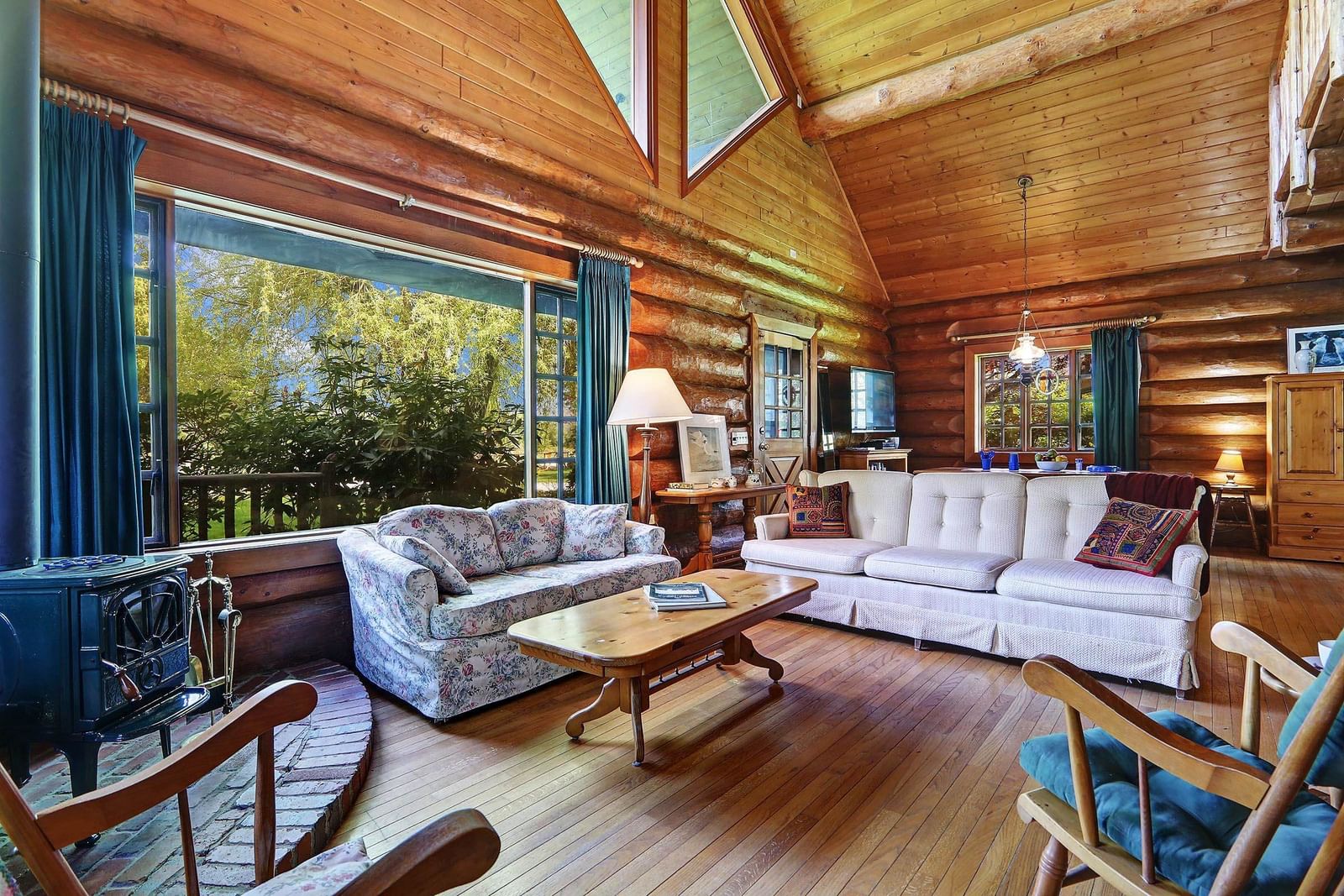 Listing Image 3