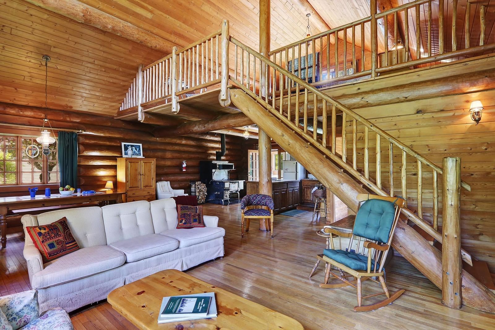 Listing Image 4