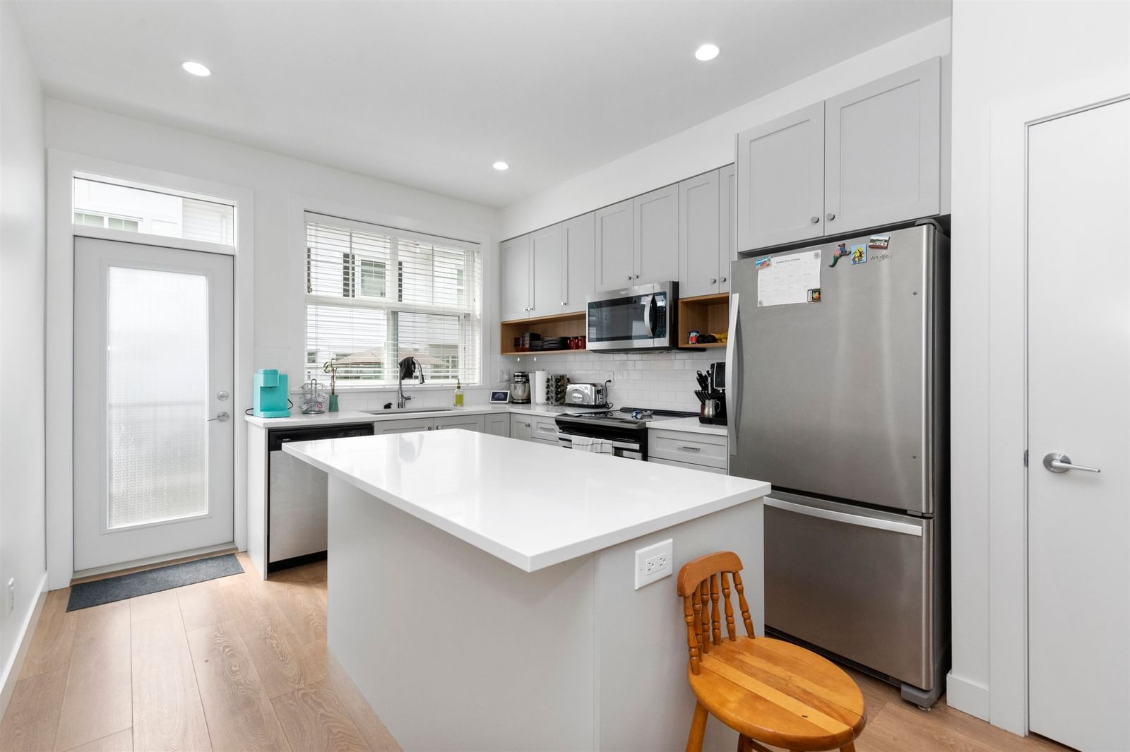 Listing Image 9