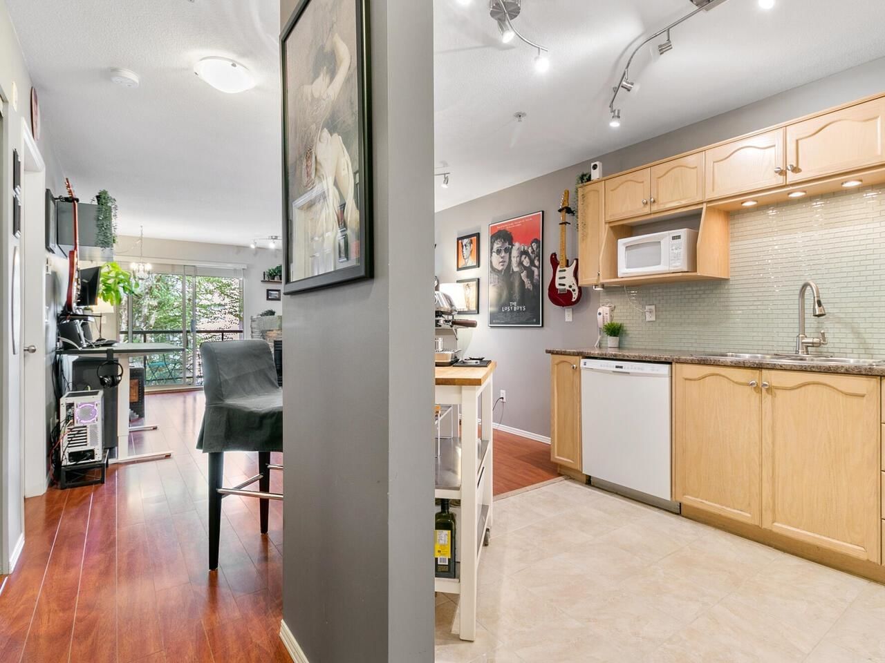 Listing Image 15