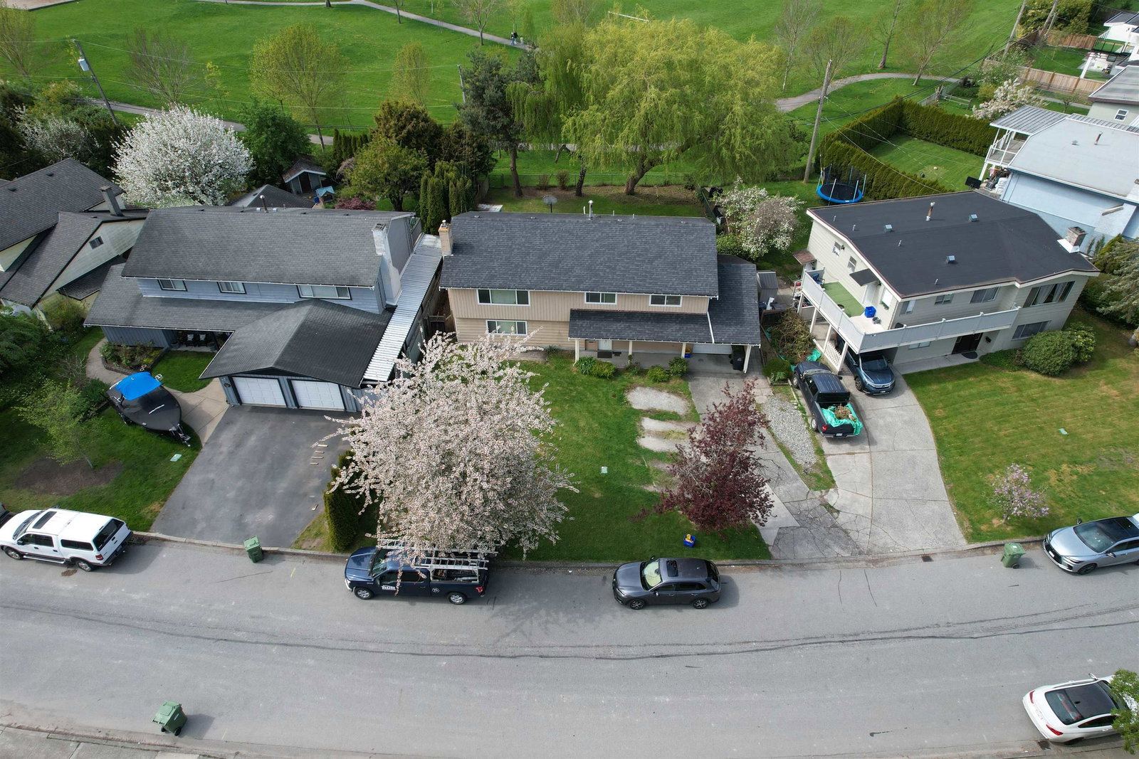 Listing Image 5