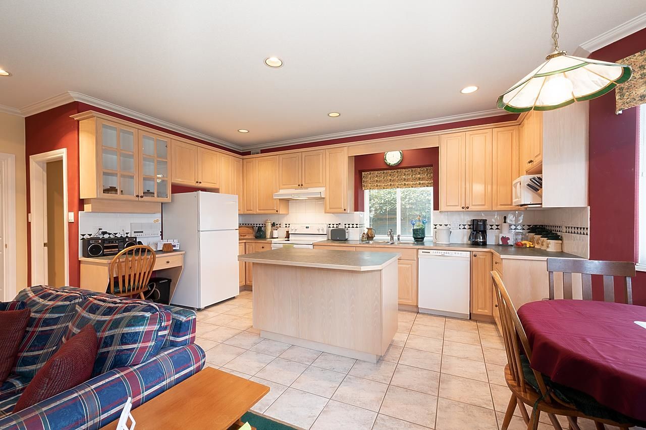 Listing Image 11