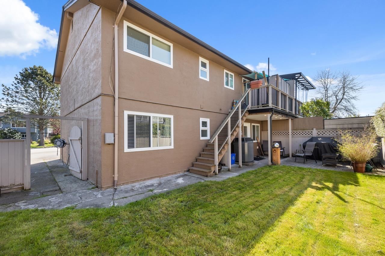 Listing Image 16