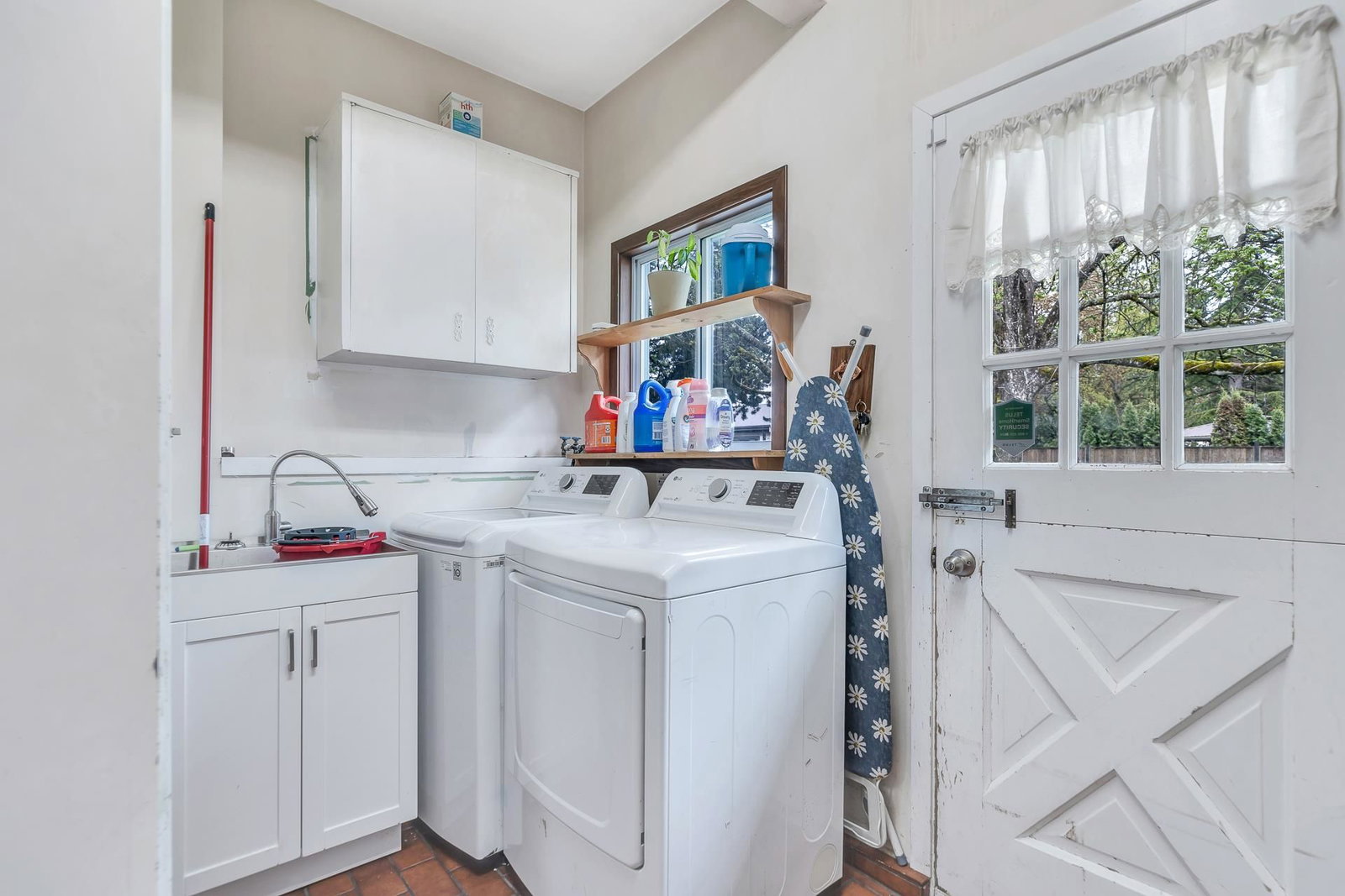 Listing Image 19