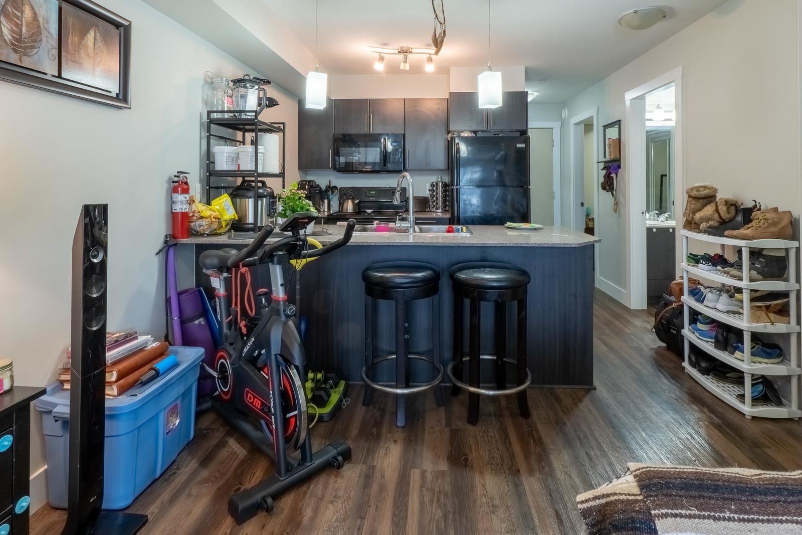 Listing Image 10