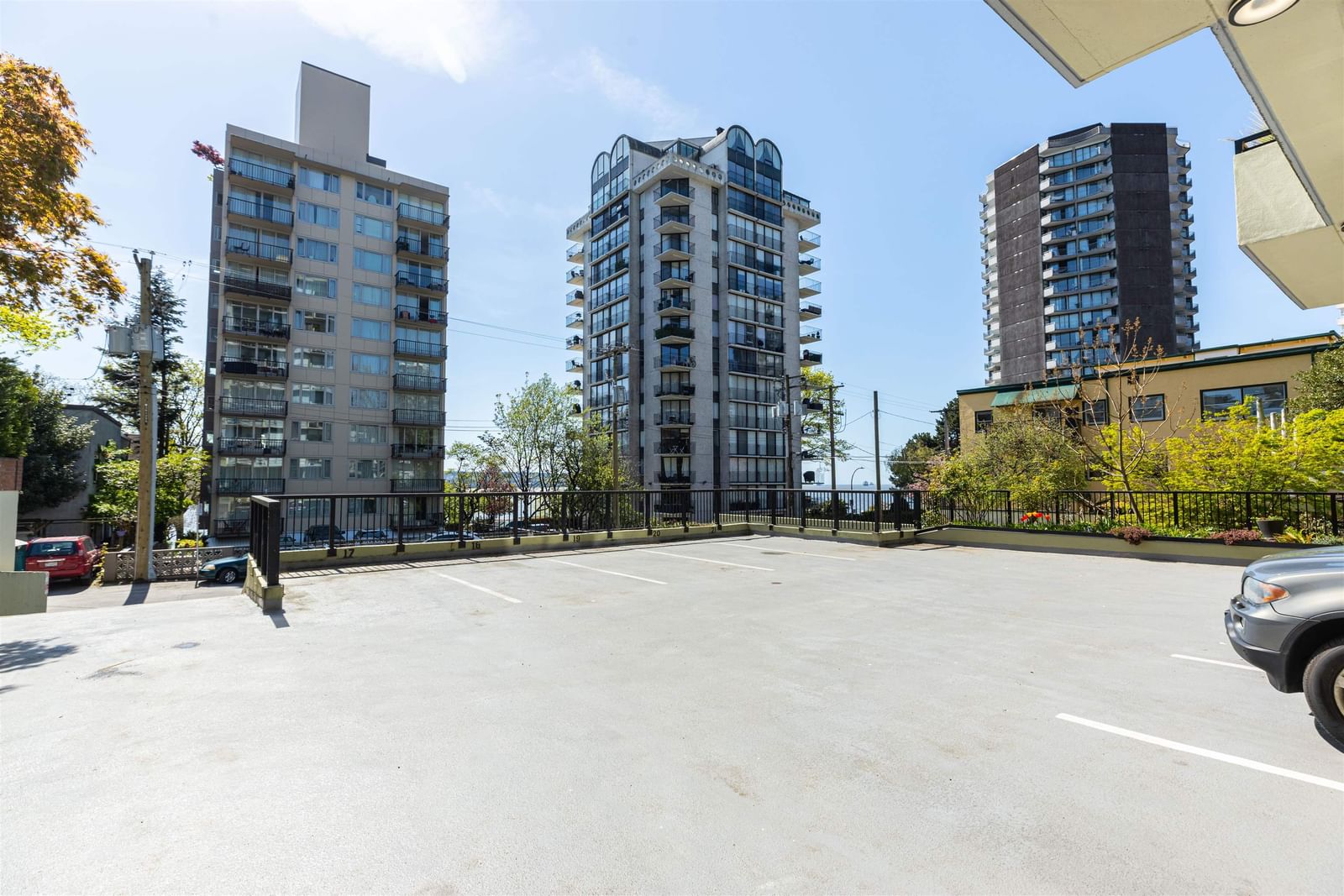 Listing Image 16
