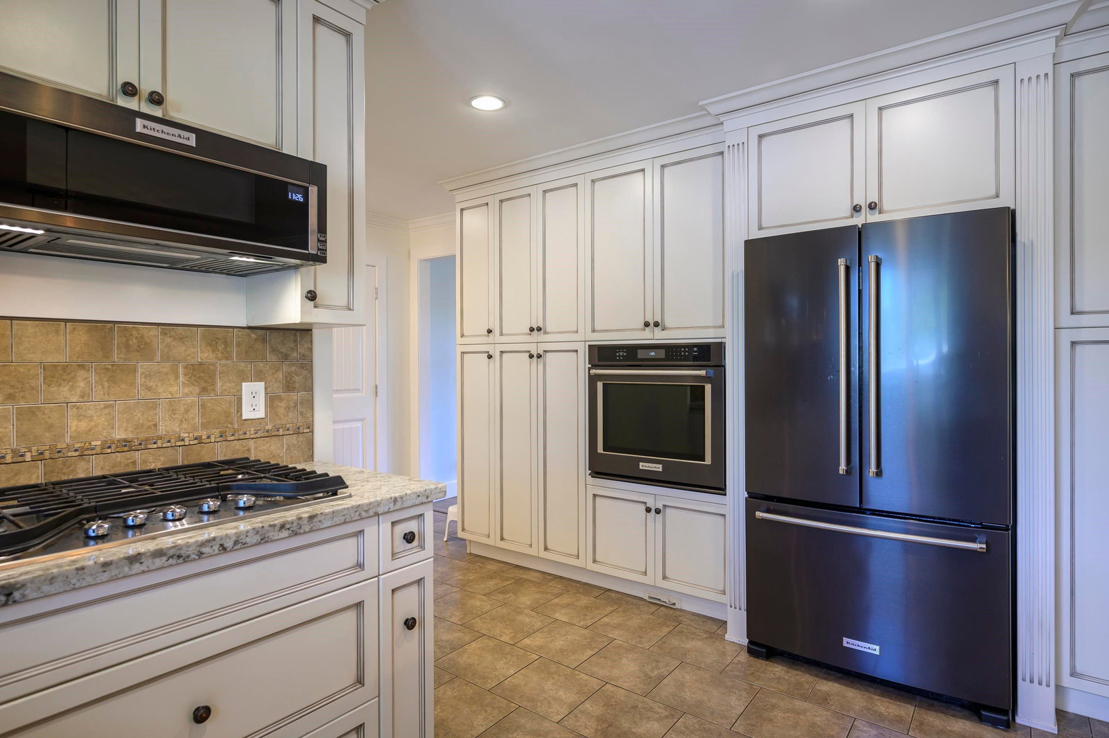 Listing Image 12