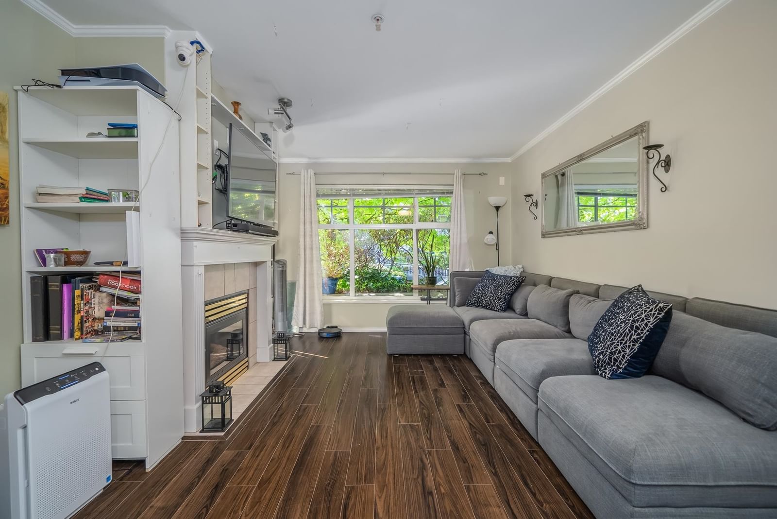 Listing Image 10