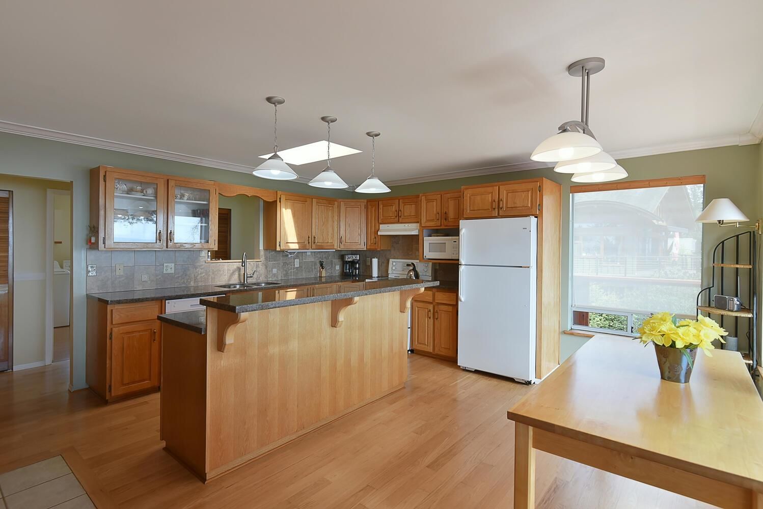 Listing Image 9