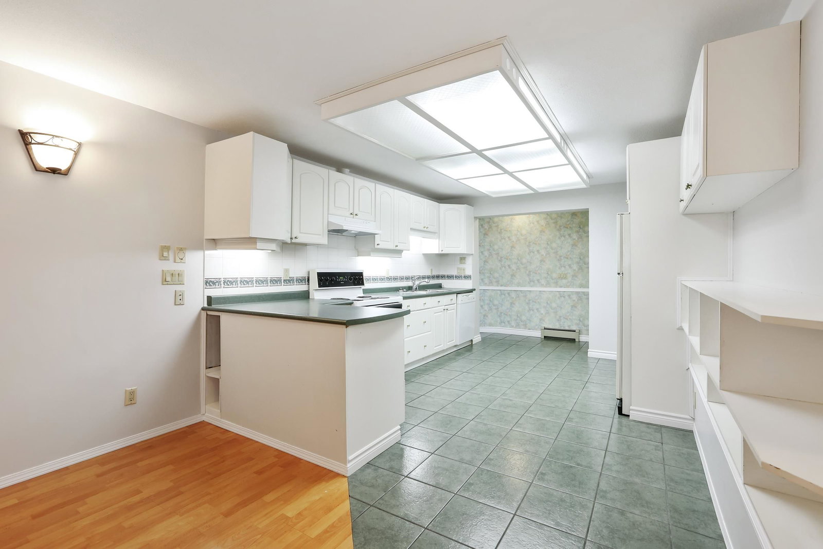 Listing Image 20