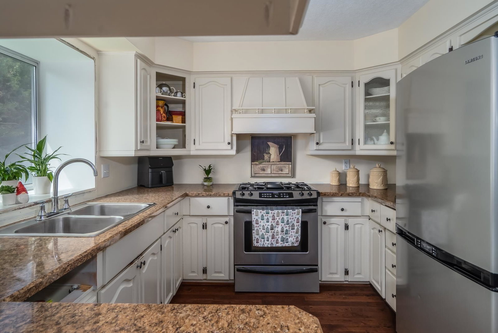 Listing Image 10