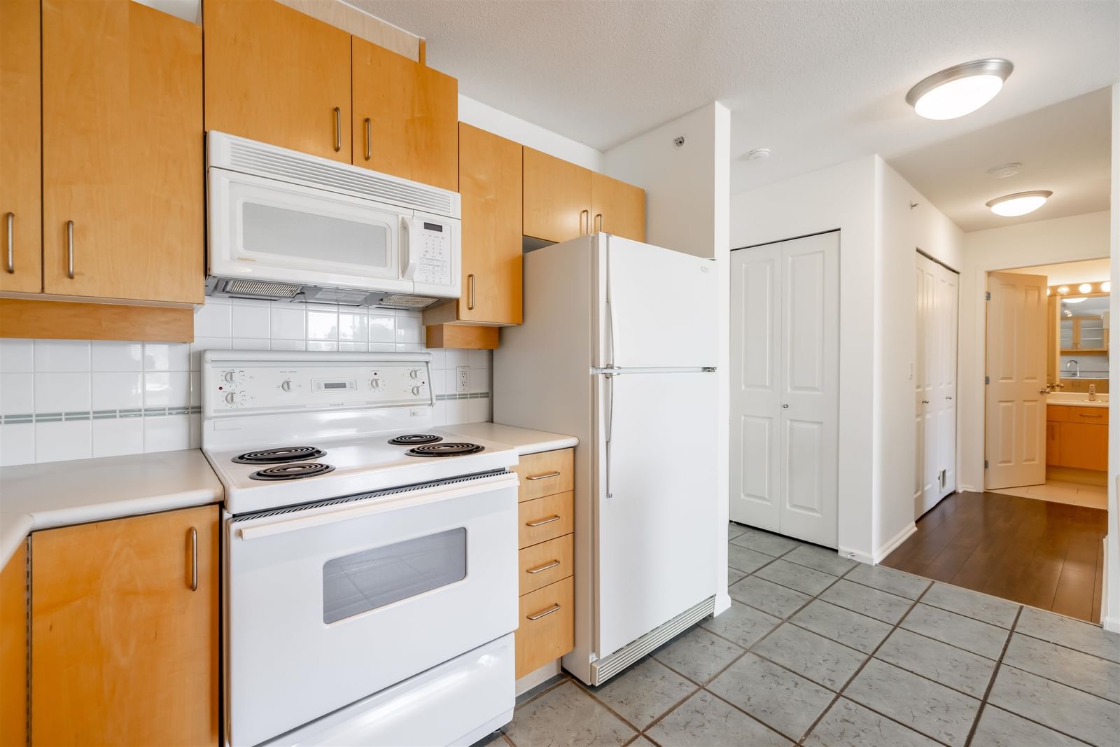 Listing Image 20