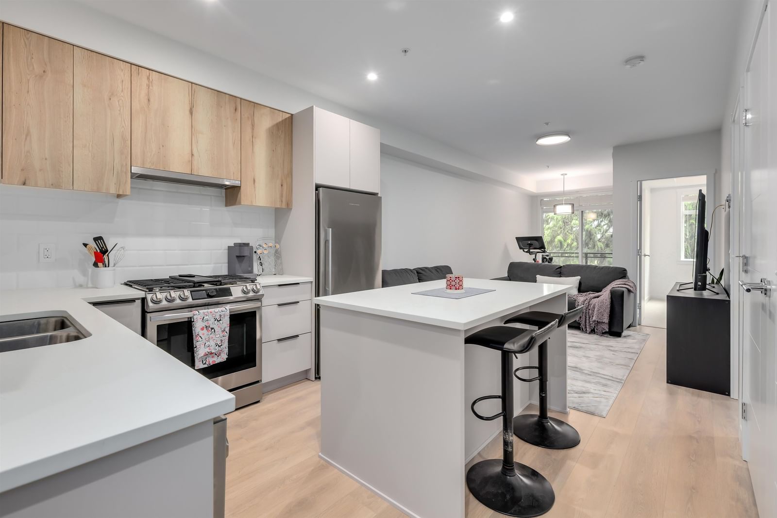 Listing Image 9