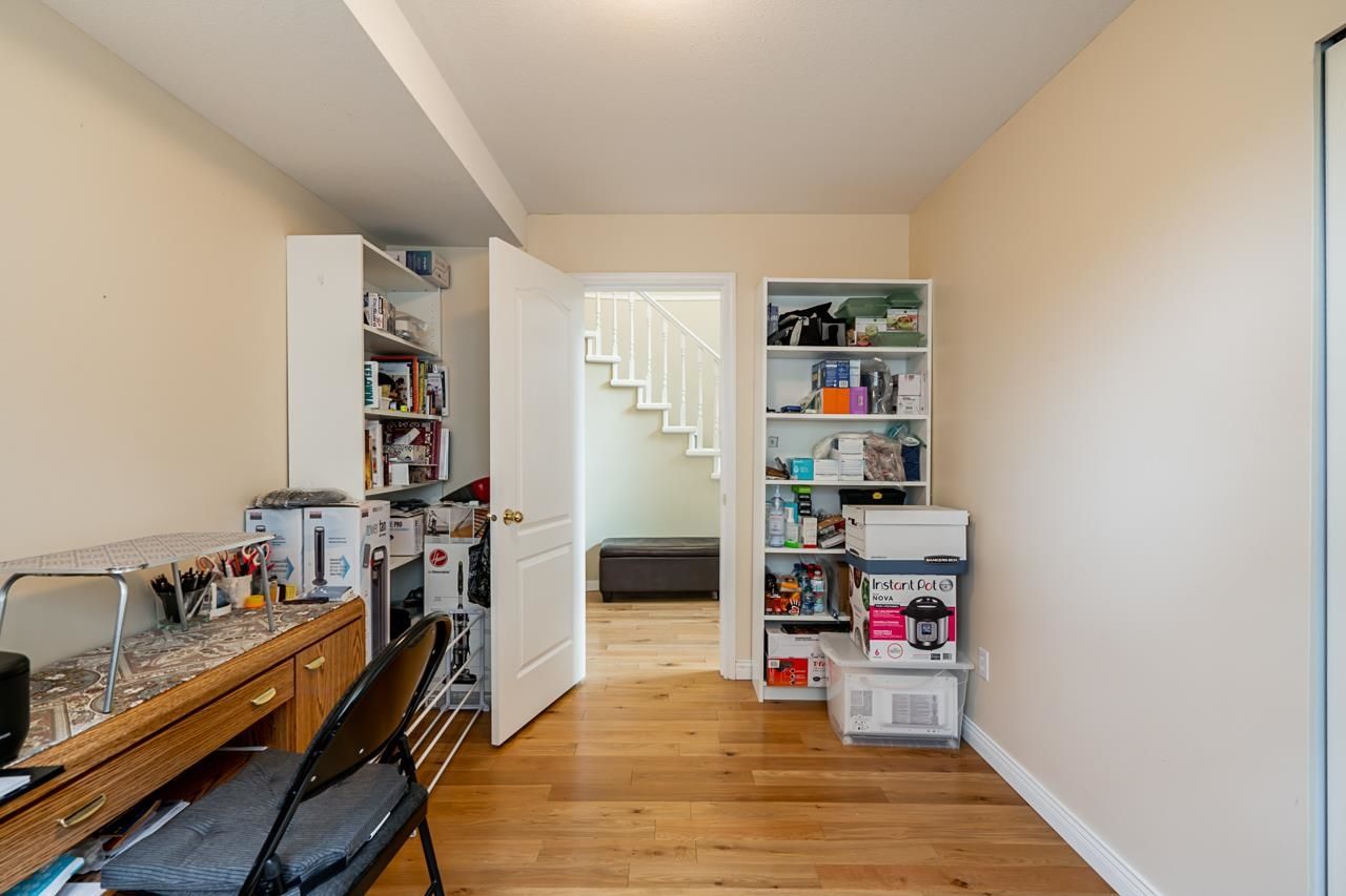 Listing Image 18