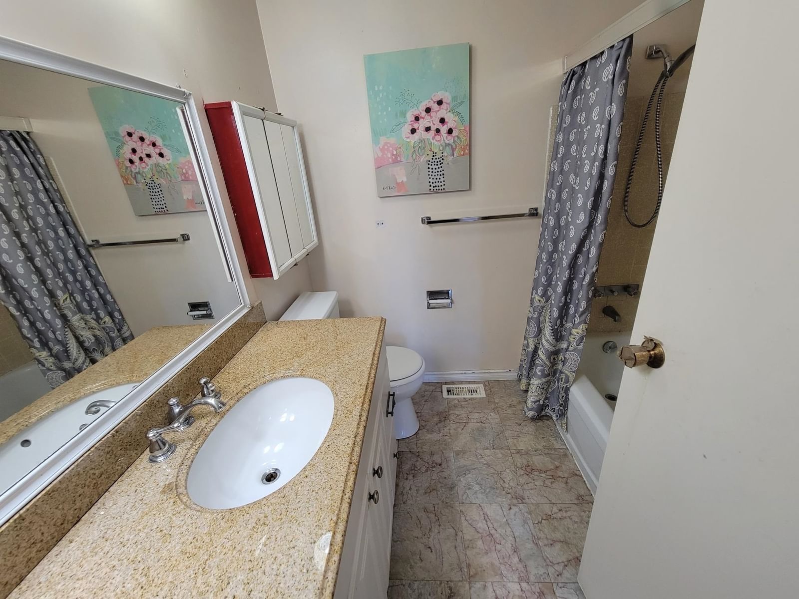 Listing Image 12
