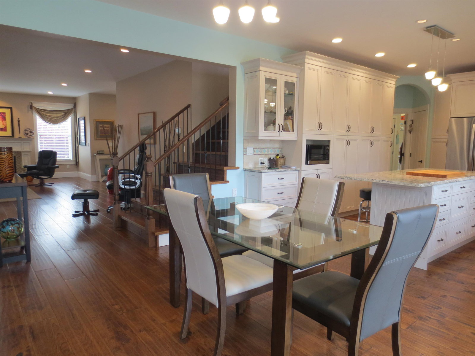 Listing Image 9
