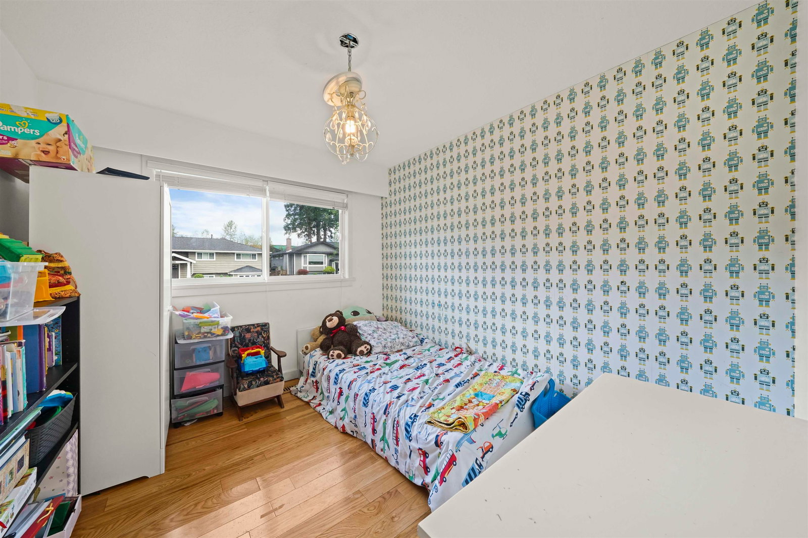 Listing Image 10