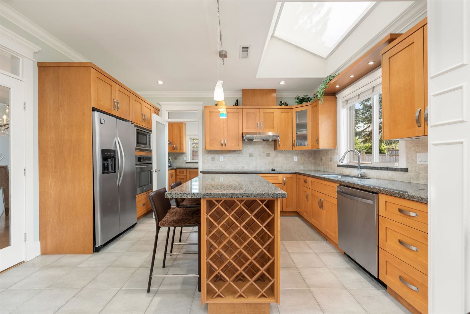 Listing Image 10