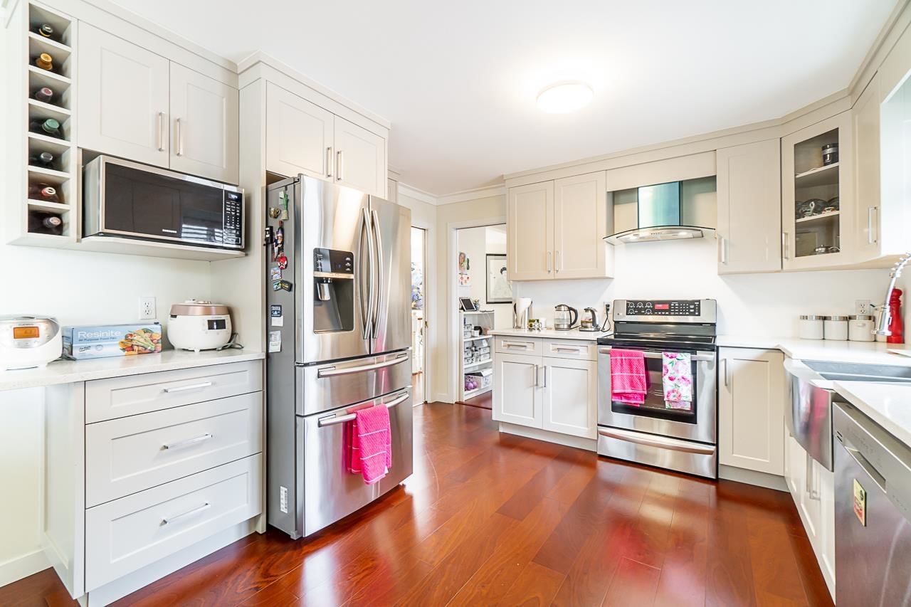 Listing Image 11