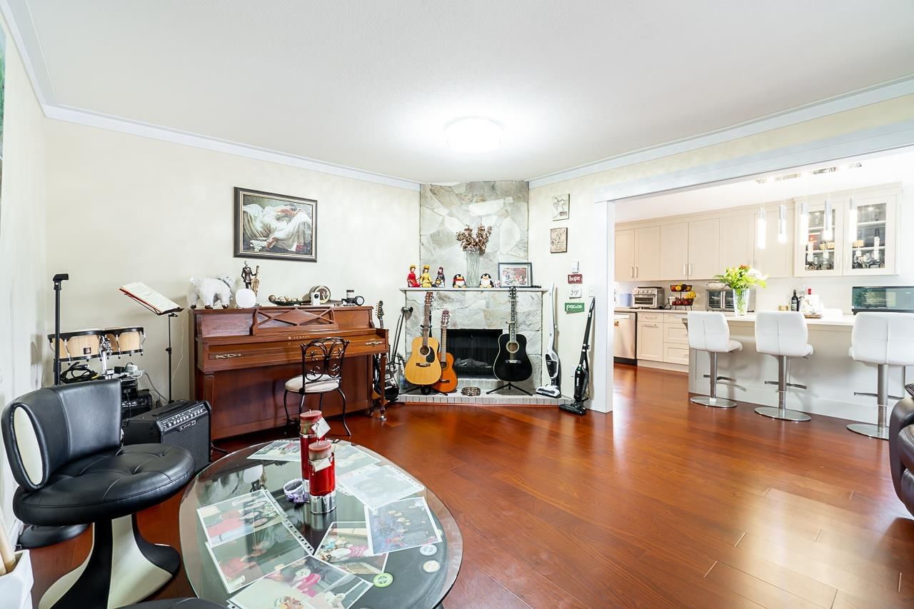 Listing Image 16
