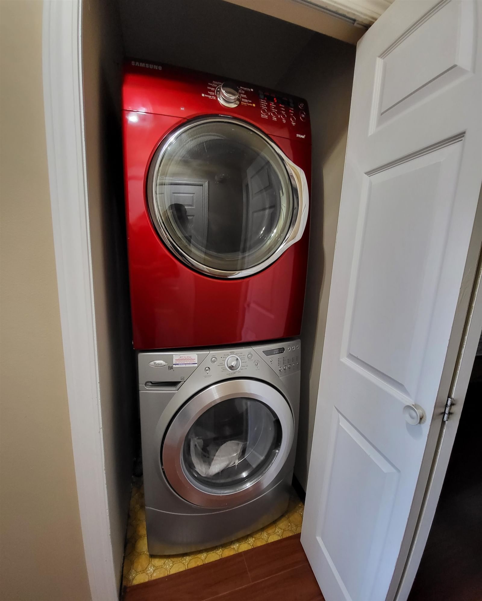 Listing Image 12