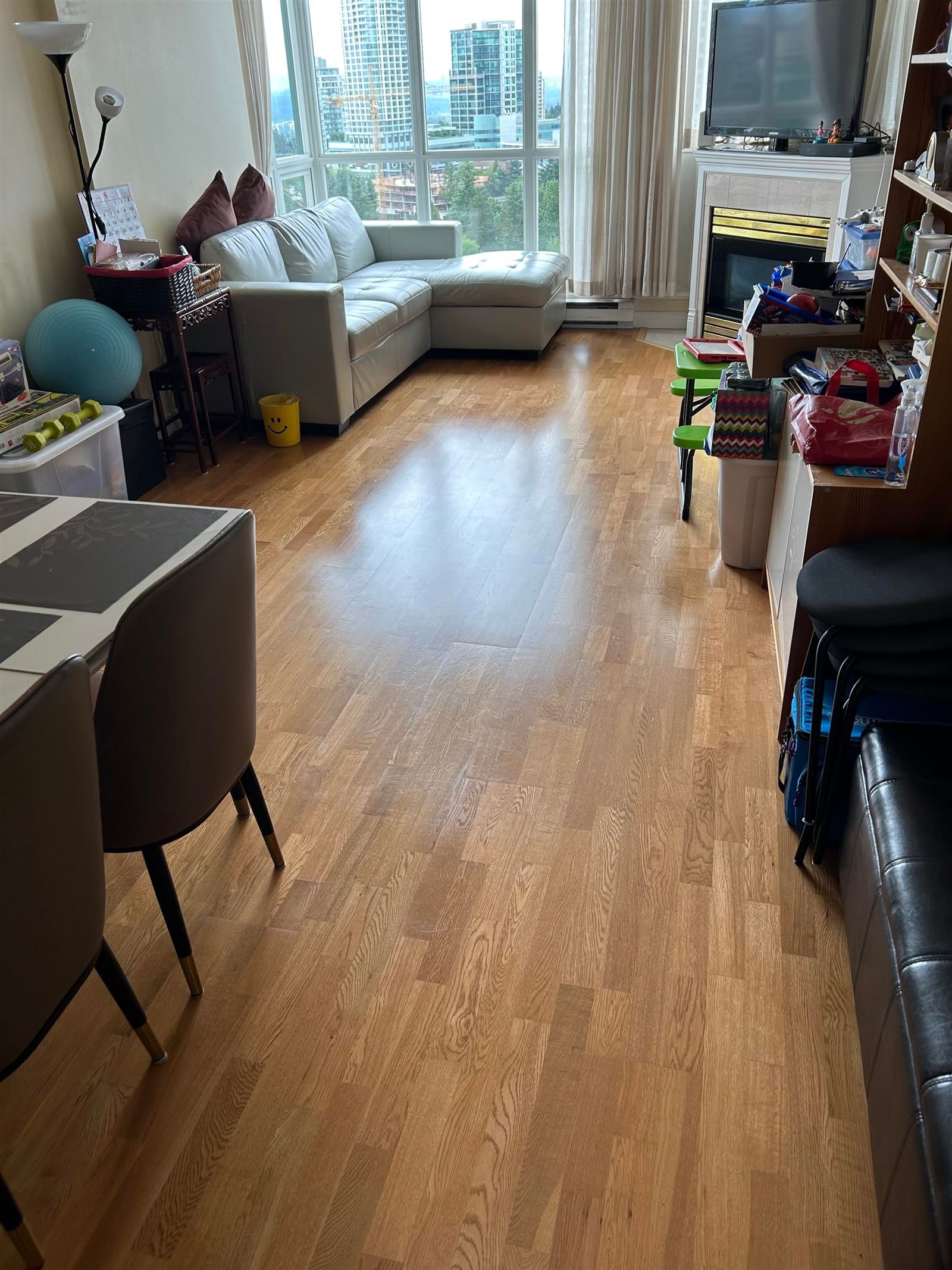Listing Image 9